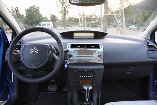 09款雪铁龙C4最高优惠4万元 现车有售