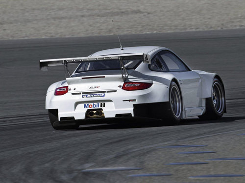 新保时捷911 GT3赛车发布 外观/动力微调