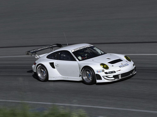 新保时捷911 GT3赛车发布 外观/动力微调