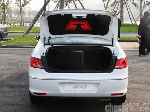 东风标致408内饰