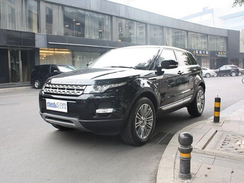 2012款路虎极光新车  天津现车店内展出