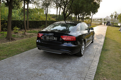 低调 运动 华丽 试驾奥迪S5 Sportback