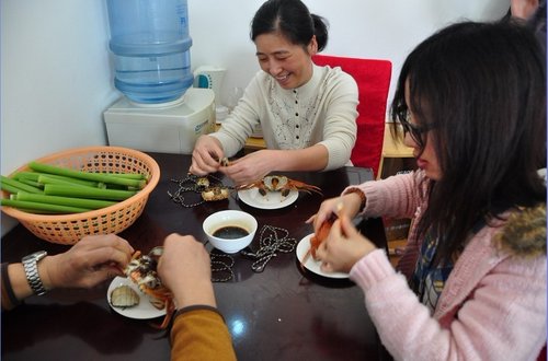 蟹肥味美  中进众旺举行阳澄湖品蟹行