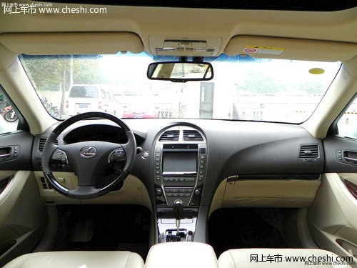 雷克萨斯ES240豪华版 优惠3万送1万装饰