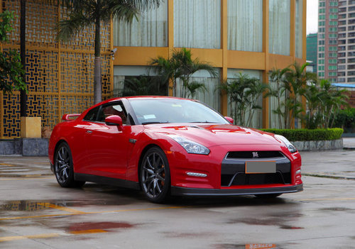 进口日产GTR  天津港现车特价优惠144万