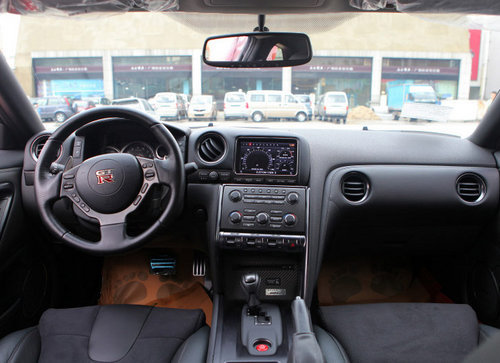 进口日产跑车GT-R  天津地区现车酬宾价