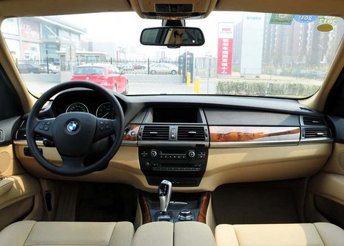 2012款宝马X5美规版  天津现车促销73万