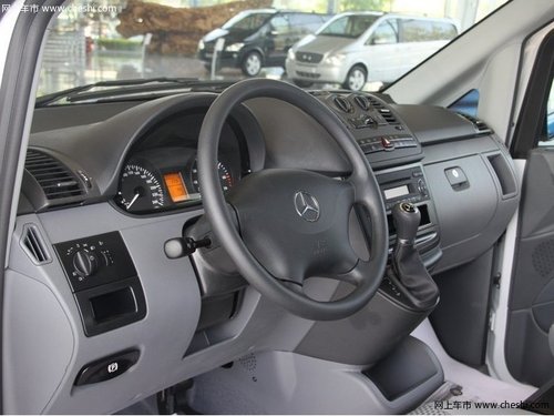 戴姆勒奔驰威霆