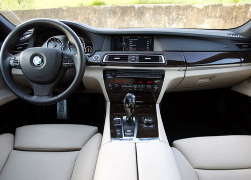 2011款进口宝马7系 天津港现车火爆热销