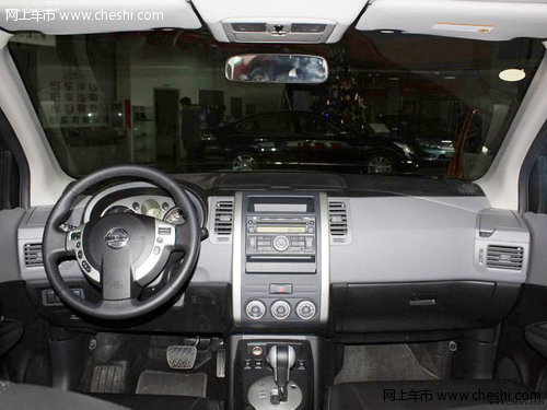 郑州威佳东风日产4S店 2011款奇骏