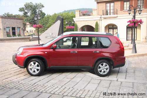 郑州威佳东风日产4S店 2011款奇骏