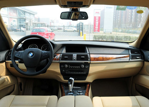 2012款宝马X5仅需82万  天津现车颜色全