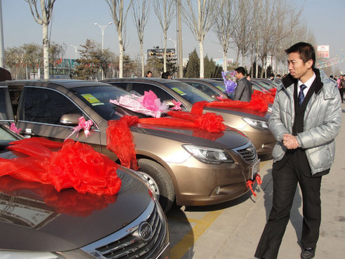 宁夏双利举行比亚迪G6首批车主交车仪式