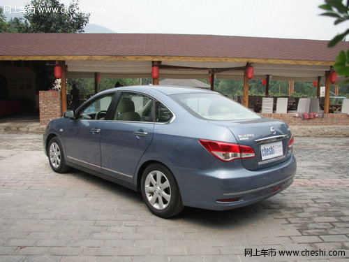 汕头佳浩东风日产4S店