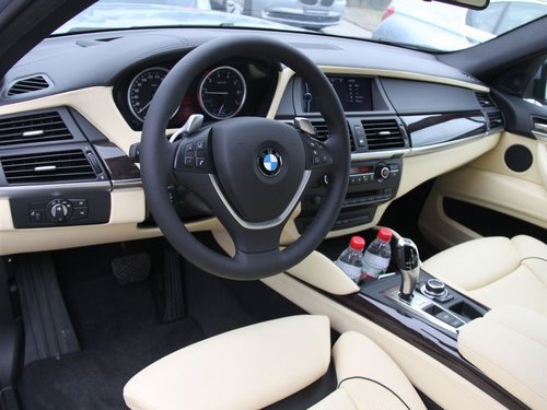 宝马X6深圳有部分特约版现车 暂无优惠