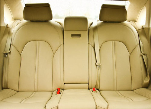 2012款奥迪A8L低功率优惠6万  天津现车