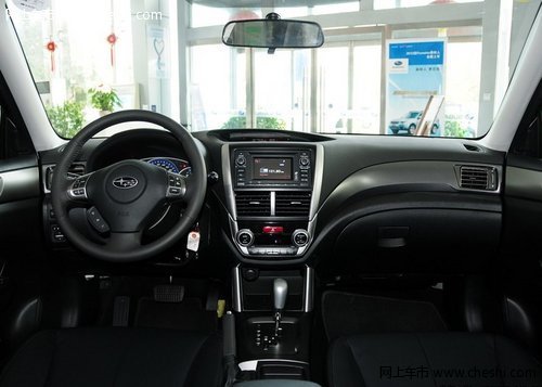 2012款斯巴鲁森林人 中控台整体