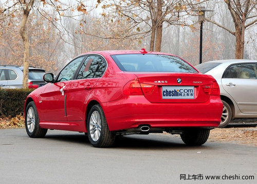 宝马3系 左侧45度尾部特写
