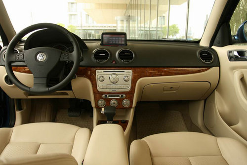 银川购上海大众朗逸优惠3000元 送精品