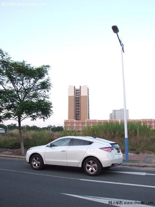 全地形能手 Acura讴歌ZDX轿跑东莞试驾