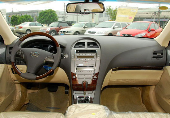 雷克萨斯ES240有现车 享1.99%超低利息