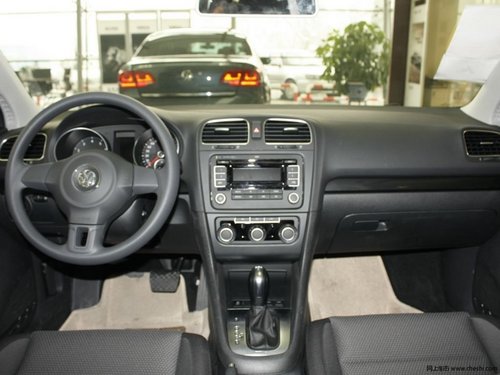 重庆一汽大众4S店 购大众高尔夫优惠3万元 现车有售