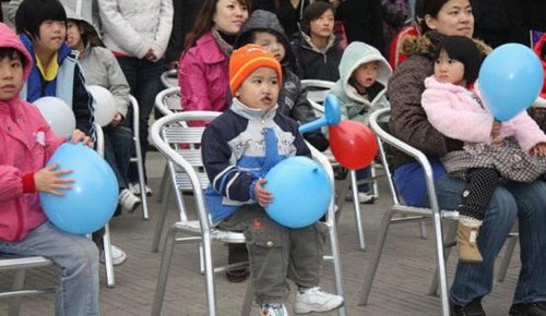 BMW中国社会贡献系列活动 社区关爱活动