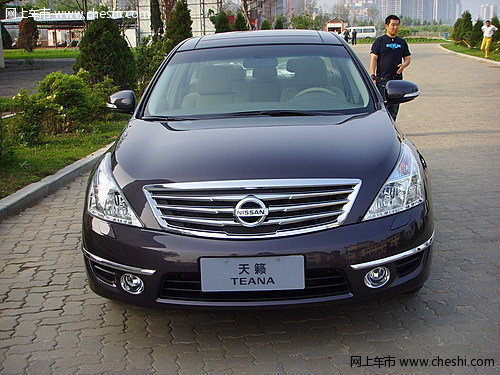 郑州威佳东风日产专营店 新天籁