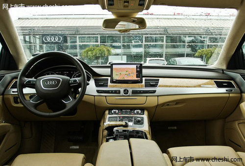 2012款奥迪A8 天津港现车顶配236万畅销