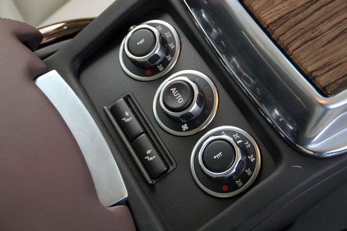 购路虎揽胜送1万升油 折算超过8万元