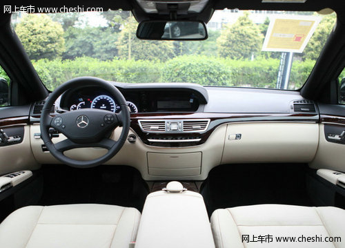 汕头骏荣奔驰4S店