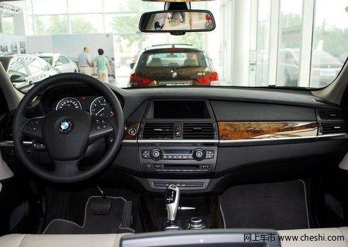 2012款宝马X5  天津港现车72万特价酬宾