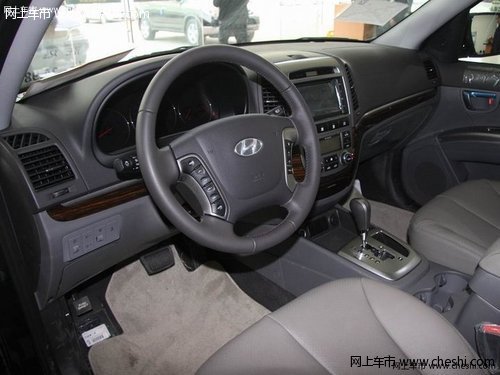 进口现代新胜达深圳优惠4万元 另送礼包