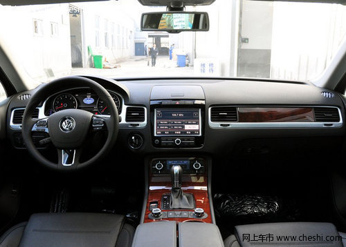 进口大众途锐全系  天津港现车降价促销