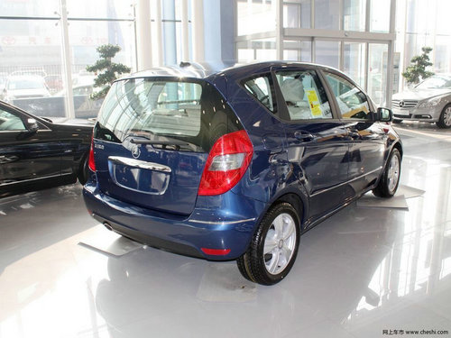 汕头骏荣奔驰4S店