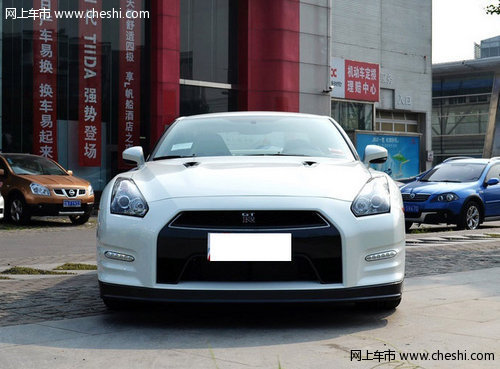 2012款日产GTR战神跑车 天津港现车到店
