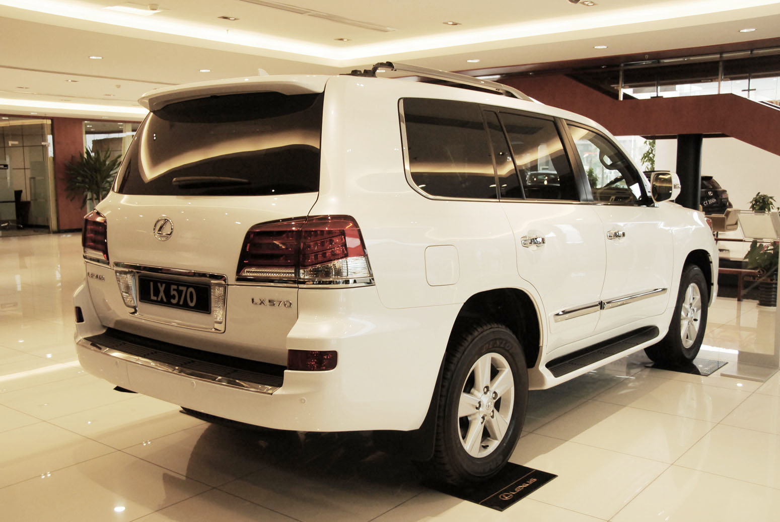 新lx570新车实拍