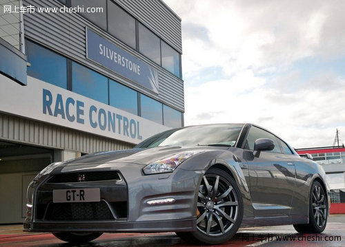 2013款日产尼桑GT-R跑车  天津新车到店