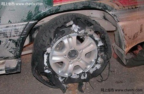 开车误操作导致轮胎爆裂