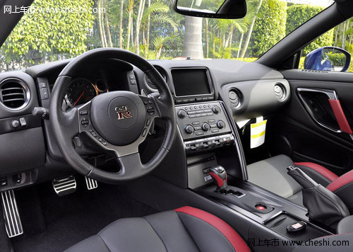 尼桑GTR跑车 天津港2012款新车展厅特惠