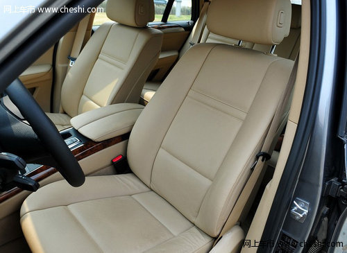 2012款宝马X5美规版  现车特价70万酬宾