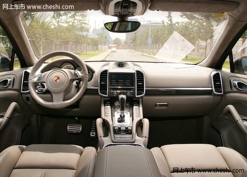 2012款保时捷卡宴  天津现车优惠五万元