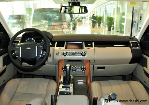 路虎揽胜运动版SUV 天津现车展厅配置全