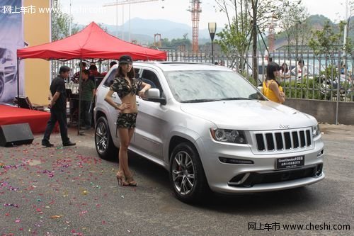 全新进口 Jeep 大切诺基 SRT8 震撼登场