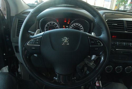 都市SUV 越野越精彩 实拍全新标致4008
