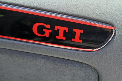 高尔夫GTI黑色动感版 搭2.0T高功率引擎