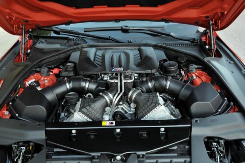 宝马2013款M6轿跑/敞篷上市 售价约73万