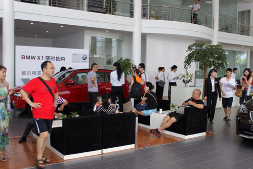 宝源行BMW X1限时抢购惠 现场订单36台