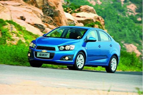 成都24K纯帅曾小贤爱车解读爱唯欧