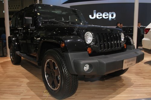 成都国际车展Jeep全系酷黑运动特别版
